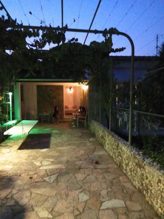 Villa Jasmin Studios กูเวีย ภายนอก รูปภาพ